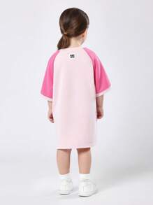 SUMWON Kalifornien Cool Kinder T-Shirt Kleid im Raglanstil, bequemes Sommer-Frühlings-Lässig-Spielkleid mit weißem Frontdruck