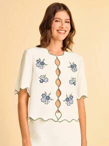 CAJUNI 女式白色半透明 V 领短袖休闲宽松波浪下摆刺绣花卉衬衫，适合夏季度假、约会和派对 - 白色 - 查看 3