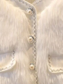 SHEIN Áo khoác tay dài phối túi giả họa tiết hoa trơn màu cho bé gái. Viền áo được trang trí họa tiết hoa, kết hợp với thiết kế túi giả, thanh lịch và phóng khoáng. Kiểu dáng tay dài cổ điển, đơn giản và thời trang. Dù đưa bé đi chơi hay dự tiệc, chiếc áo khoác mềm mại này sẽ giúp bé trở thành tâm điểm chú ý. - trắng - Xem 7