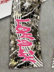 Manfinity EMRG 街头风粉色款人像遮脸迷彩印花宽松短袖T恤裤子套装适合夏季 - 彩色 - 查看 4