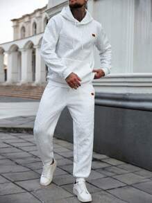 Manfinity Homme 男士休闲时尚街头连帽衫和运动裤套装，字母浮雕装饰，口袋，抽绳，春秋