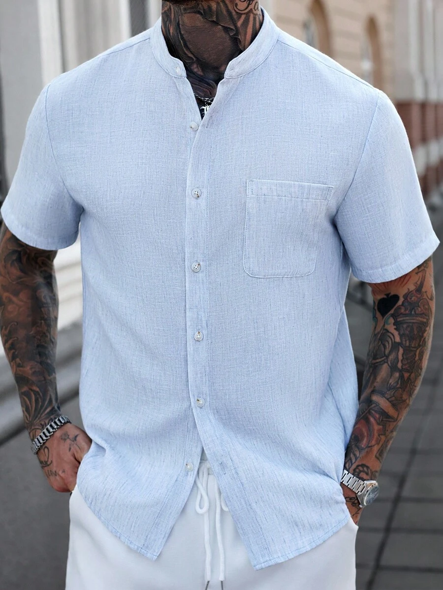 Manfinity Homme Áo sơ mi nam tay ngắn cài nút cổ đứng màu trơn vải lanh - Màu xanh lam - Xem 1