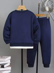 SHEIN 2pcs/Set Young Boys' Casual 2 In 1 Letter Print Round Neck Long Sleeve Top And Loose Shorts Set, Layered Design With Refined Letter Print, Adds A Casual Fashionable Touch, Relaxed Fit Ankle Length Pants, Soft & Comfortable Fabric Suitable For Mall, School, Sports, Party, Park And Back To School Season Fall Winter