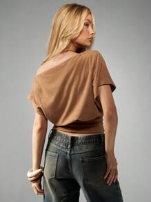 MISSGUIDED 短款针织束腰背心短袖衬衫夏季节日海滩休闲街头服饰日常时尚必备基础款分层上衣修身简约设计 - 棕色 - 查看 2