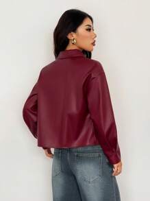 SHEIN PETITE 女士常规款勃艮第酒红色拉链领夹克，适合日常穿着，红色皮夹克，酒红色夹克，深红色夹克，短款夹克，秋冬勃艮第酒红色皮夹克 - 酒紅色 - 查看 2