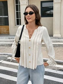 SHEIN Frenchy Chemise plissée à col V, manches longues, boutonnage simple, couleur unie pour femmes - Nude - Voir 5