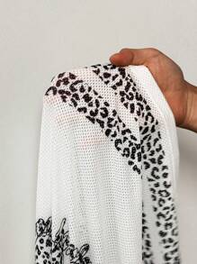 BamGleam Camiseta Casual Feminina de Manga Curta com Decote em V e Ombros Caídos, Estampa Numérica de Leopardo, Verão - Branco - Visão 8