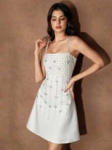 SHEIN Unity Váy ngắn thắt eo đính đá trang trí màu be thanh lịch lãng mạn dây mảnh dành cho nữ, váy dự tiệc cưới, váy tiên, trễ vai - trắng - Xem 7