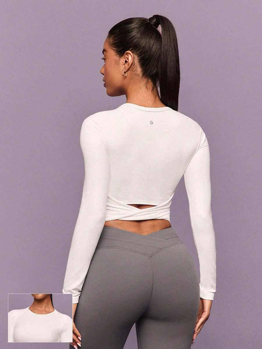 GLOWMODE FeatherFit™ Twist And Flow 圆领 扭背 拇指孔 内置胸罩 长袖上衣 低冲击瑜伽 普拉提 芭蕾 健身房 工作室 日常休闲装