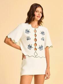 CAJUNI 女式白色半透明 V 领短袖休闲宽松波浪下摆刺绣花卉衬衫，适合夏季度假、约会和派对 - 白色 - 查看 7