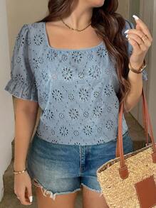 SHEIN LUNE 加大码纯色镂空刺绣方领休闲短袖衬衫，返校季，乡村女性，老钱风格女性，外出上衣 - 藍色 - 查看 6