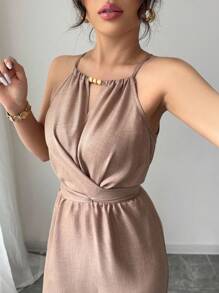 SHEIN PETITE 女式优雅休闲卡其色褶皱面料挂脖串珠腰部纽扣系带长裙，春夏 - 卡其色 - 查看 5