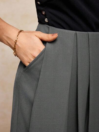 House of One Mid-Waist Pleated Woven Skort Women Casual Business Short Old Money Fall Clothes Fall Outfits Business Professional Women Business Casual Woman