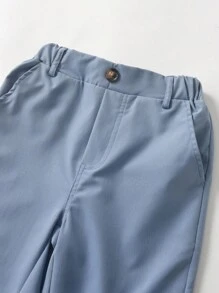 SHEIN 男童休闲纯色长裤，单扣装饰，斜插口袋，松紧腰设计，适合日常穿着、旅行、聚会、度假等场合，百搭时尚。蓝色长裤，适合女孩夏季穿着，舒适可爱，时尚百搭，也适合秋季、万圣节、圣诞节等场合。 - 霧霾藍 - 查看 4