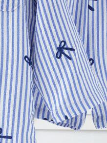 SHEIN مجموعة قميص كم طويل مخطط وشورت مخطط لطفلة وطفلة صغيرة على الطراز الكوري، ملابس كاجوال للشارع، للعطلات، التصوير الفوتوغرافي، الصيف، قطعتان - الأزرق - مشاهدة 5