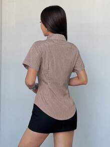 Flirla 蓝色条纹修身休闲办公室女士短袖衬衫