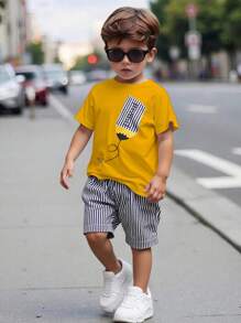 SHEIN 2 件装年轻男孩学校风格刺绣铅笔条纹休闲短裤，夏季百搭，适合上学、日常外出、度假、度假、旅行、放松、日光浴、返校季 - 黃色 - 查看 1