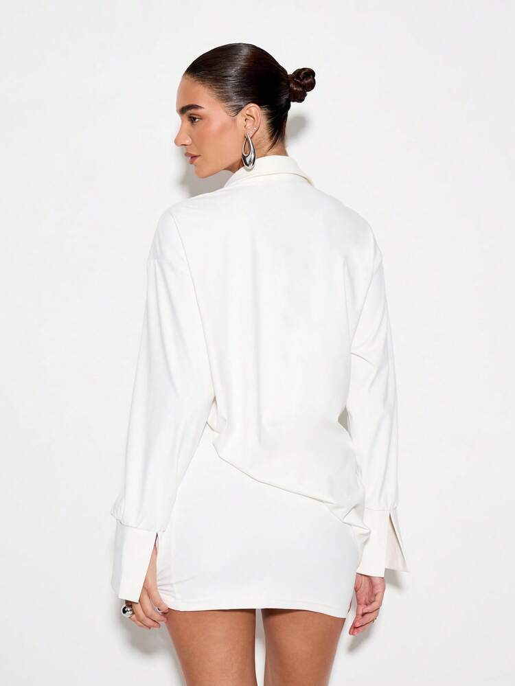 KIZN Vestido curto drapeado de manga comprida com decote profundo e gola