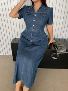 Dazy Plus Mörkblå kortärmad, åtsittande lång denimklänning, sommarklänning i denim