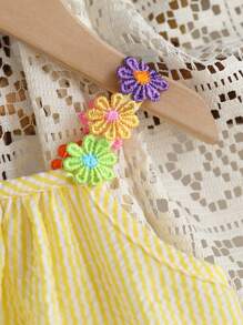 SHEIN Vintaside Kids Robe à ligne A pour bébé fille avec patchwork de rubans floraux colorés et rayures, convient pour les occasions quotidiennes et les vacances, été