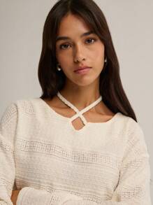 Nöista 长袖针织衫，方形廓形，独特的挂脖式肩带设计，打造轻松别致的造型，是女性冬季的完美之选；易于日常穿着，适合休闲季节装扮、节日圣诞节和现代新年装束。 - 米色 - 查看 3
