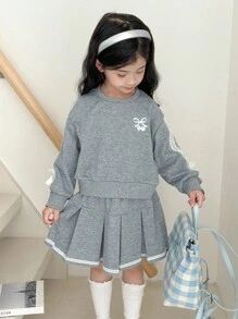 SHEIN Little Byeori Kleine Mädchen Lässig Set aus Sweatshirt mit Schleifen-Stickerei und Minirock