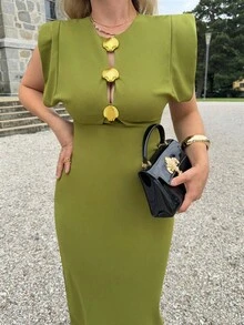 Jeta Ari 女式镂空金属扣腰部夸张肩部连衣裙 - 綠色 - 查看 3