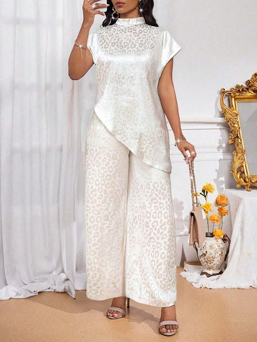 SHEIN Lady 女士优雅休闲缎面豹纹提花高领不对称肩袖简约宽松短袖衬衫和裤子两件套服装2件套夏季服装演唱会休闲演唱会服装度假服装欧洲夏季早午餐服装女 - 白色 - 查看 1