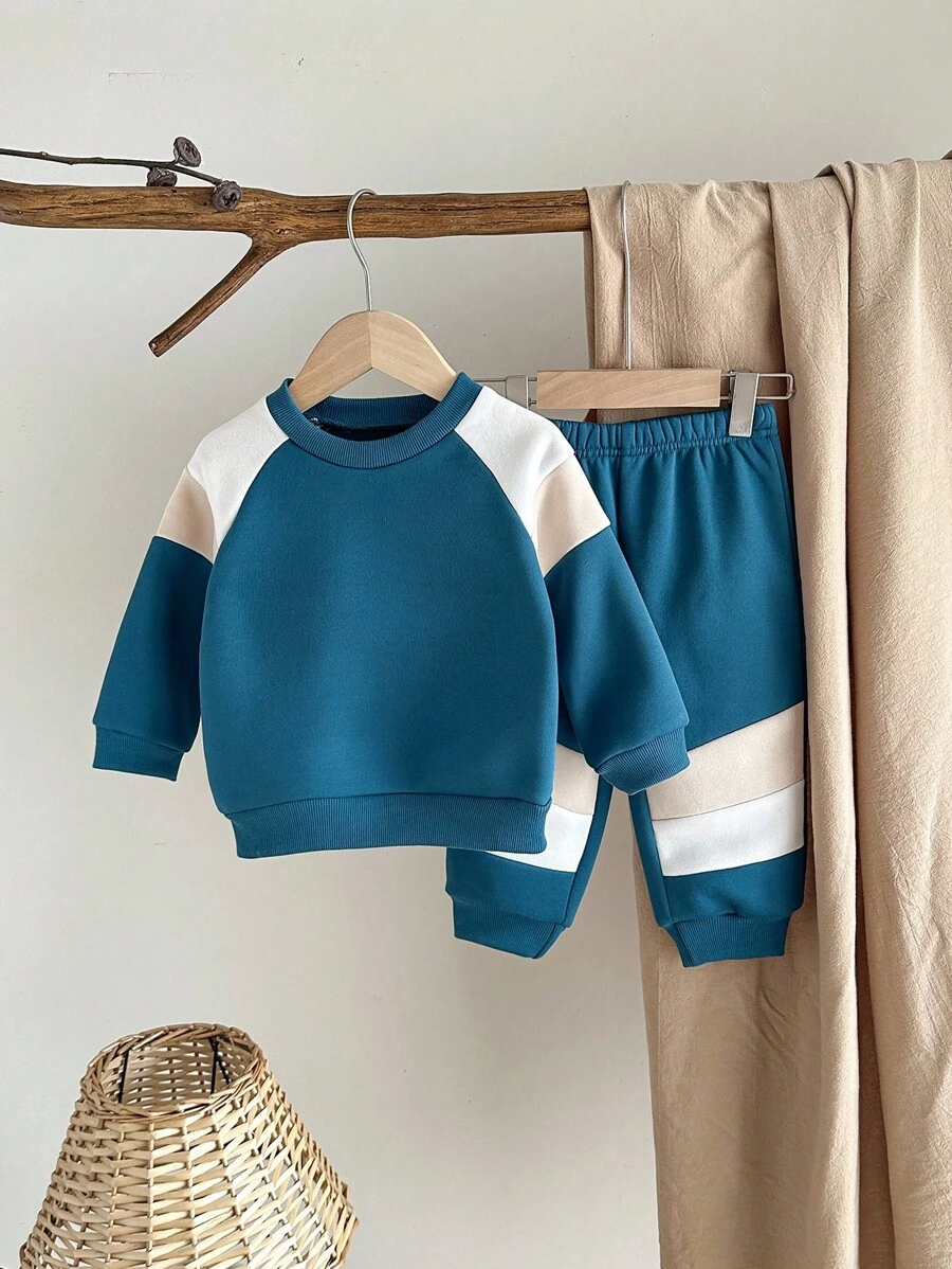 SHEIN 2 件套男婴幼儿新生儿 0-3 岁春夏休闲日常穿着 3D 恐龙印花 T 恤和短裤 2 件套 - 綠色 - 查看 1