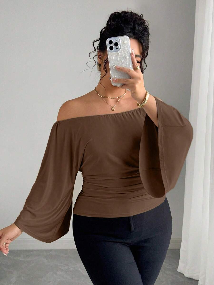 Elenzga 大码优雅纯色露肩喇叭袖T恤 - 摩卡棕 - 查看 1