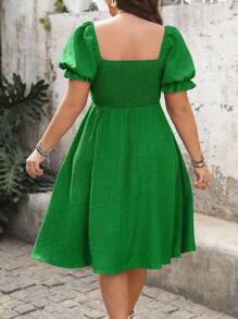 SHEIN LUNE Plus Size Solid Color Shirred Casual Short Sleeve Dress With Front Decorative Buttons - Green - View 2