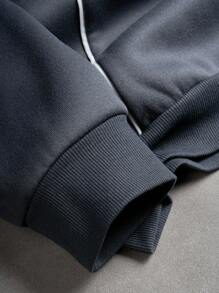 Manfinity Campus Court 男士五角星印花圆领长袖运动衫和运动裤套装、男士两件套、男士套装、男士慢跑套装、男士运动套装、秋装