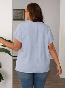 SHEIN CURVE+ Plus Size Women's V-Neck Batwing Short Sleeve Striped Casual Shirt - Multicolor - View 2