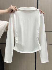 SHEIN 少女白色百搭方形 V 领长袖 T 恤，设计师风格，夏季休闲 Polo 衫，齐腰长款，修身剪裁，干净的女孩 - 白色 - 查看 2