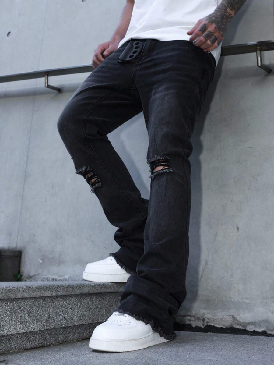 Manfinity LEGND 男士黑色破洞紧身喇叭牛仔裤，带破洞细节和加长款破洞叠穿牛仔裤 - 黑色 - 查看 1