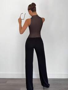 Siren Gaze Damska bluzka bez rękawów ze stójką i metalowymi zdobieniami, idealna do dojazdów do pracy i na wakacje