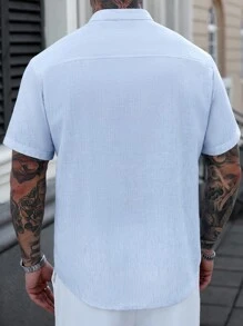 Manfinity Homme Áo sơ mi nam tay ngắn cài nút cổ đứng màu trơn vải lanh - Màu xanh lam - Xem 2