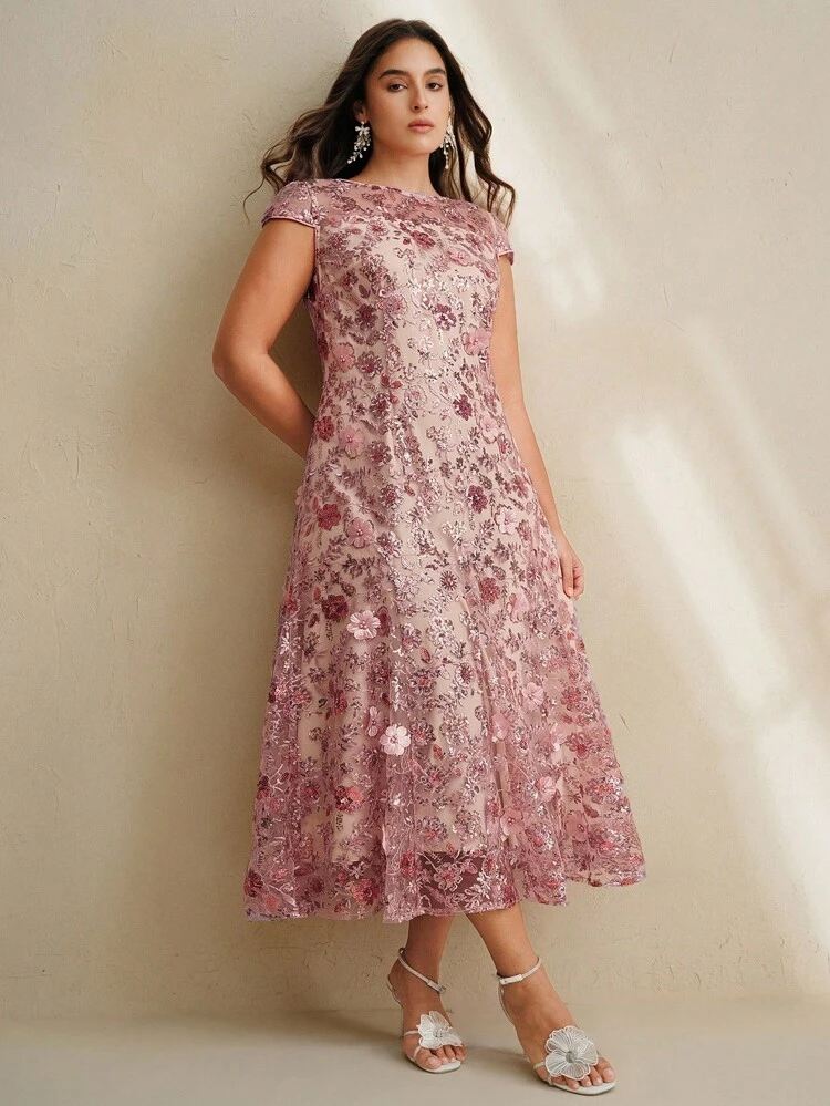 Elegantes Kleid in Große Größen für Damen mit floraler Stickerei, Mesh und Pailletten, kurzärmlig, geeignet für Party, Date, Urlaubsoutfit, Frühling/Sommer