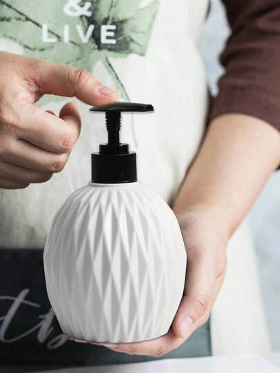 Portable Refillable Liquid Bottle - Shampoo & Soap Dispenser For Travel & Bathroom Organization