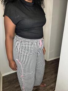 Truni Calça Pantalona de Perna Larga com Laço em Contraste em Xadrez Preto e Branco, Plus Size, Casual