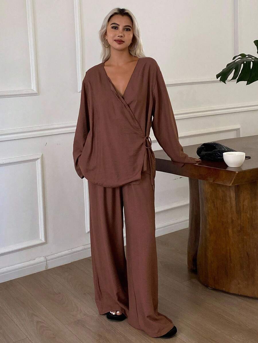 Livesso 2 piezas Conjunto de top de manga larga con cintura ceñida y pantalones casuales para mujer - Marrón - Ver 1