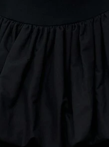 TypaGal 黑色气球迷你裙搭配自行车短裤。大胆别致的女士裤装选择，或秋季女士正装的全新演绎。 - 黑色 - 查看 6