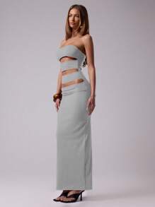 MUSERA 这款修身优雅的无袖连衣裙采用性感镂空设计，适合春夏俱乐部度假、伊比沙岛海滩音乐节、婚礼宾客派对等场合。它同样适合春夏赛马会、度假、婚礼宾客、毕业典礼等场合，尽显性感魅力。 - 灰色 - 查看 2