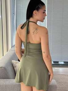 Lucia Bellido Vestido de mujer con escote halter y línea A en la cintura - Verde - Ver 2