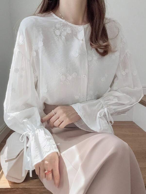 FRIFUL Blusa casual holgada de algodón con cuello redondo, mangas largas, puños con cordón y bordado, color beige sólido para mujer