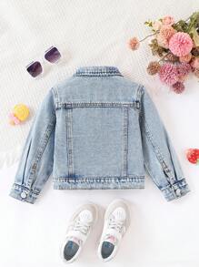 SHEIN Vintaside Kids 年轻女孩牛仔夹克和外套，秋冬新品，时尚休闲学院风，百搭日常穿搭，简约牛仔夹克设计，搭配卫衣和T恤，初秋单品，女孩牛仔外套，浅水洗蓝色经典复古女孩牛仔夹克 - 淺色水洗藍 - 查看 2