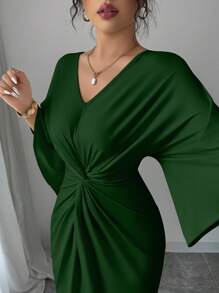 Elenzga 优雅针织高弹力蝙蝠袖V领扭纹设计女式中长连衣裙 - 墨綠色 - 查看 6
