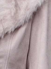 TypaGal 仿麂皮短款外套，毛绒领口和袖口，柔和的粉色。完美打造舒适惬意的千禧年代风格秋季造型，兼具保暖性和时尚感。 - 粉色 - 查看 6