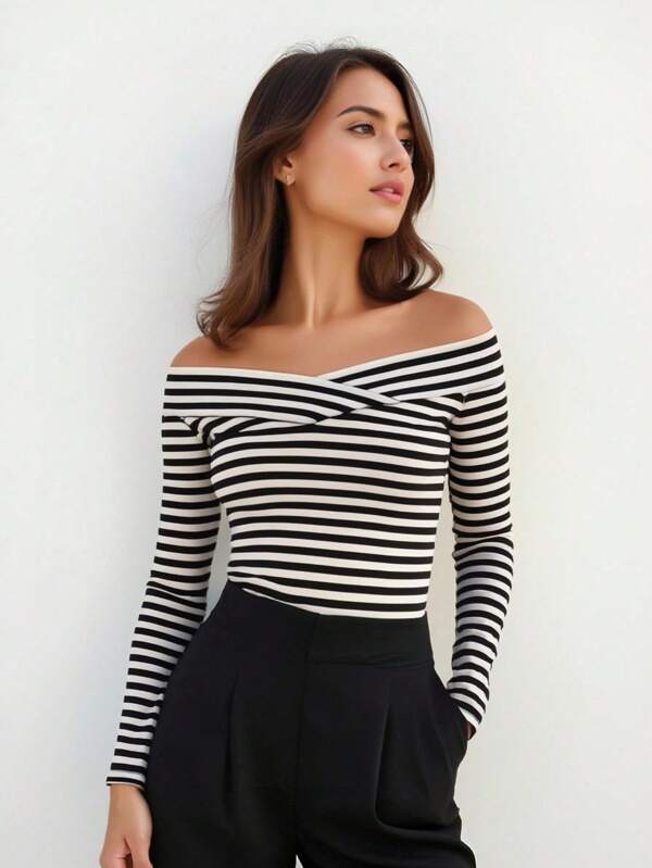 SHEIN Tween-Mädchen Schwarz-Weiß gestreiftes Langarm-T-Shirt mit kalten Schultern, eleganter Stil, Langärmliges Top, Herbst/Winter