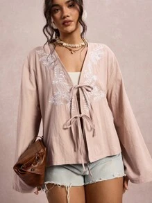 Freevana 大码度假休闲刺绣领带喇叭袖衬衫 - 杏色 - 查看 5